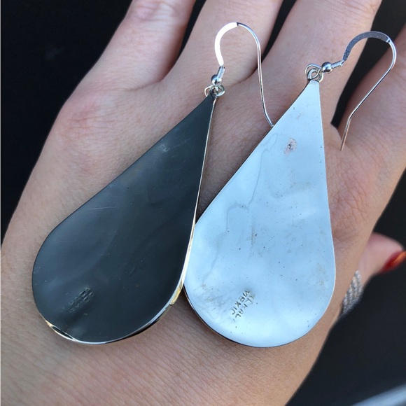 Abalone Shell Black Onyx Earrings - Picture 3 of 3